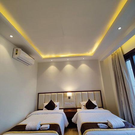 Mds Royal Resort Tulsipur Eksteriør billede